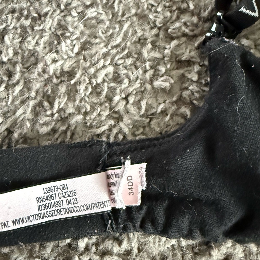 Victoria's Secret Classic Black Push Up Bra - Picture 4 of 4